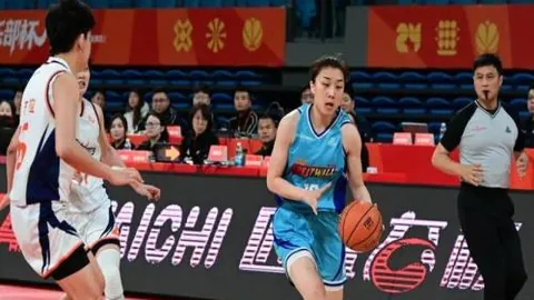 沉浸德乙、英冠、荷甲足球狂欢，全景扫描赛事盛况，热度升温，多维视角深度洞察！